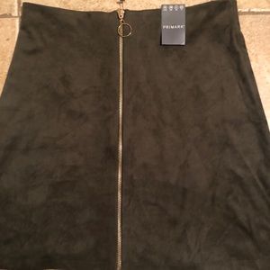 Zip up suede skirt